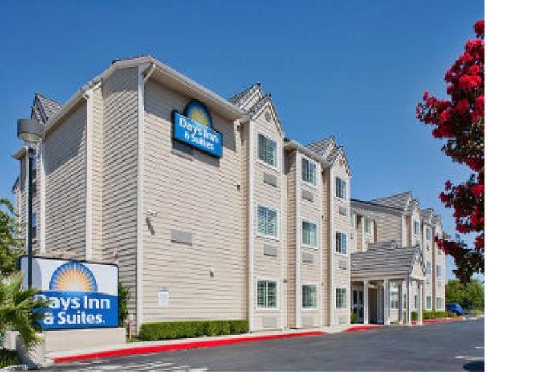 Days Inn & Suites By Wyndham Antioch Exterior photo
